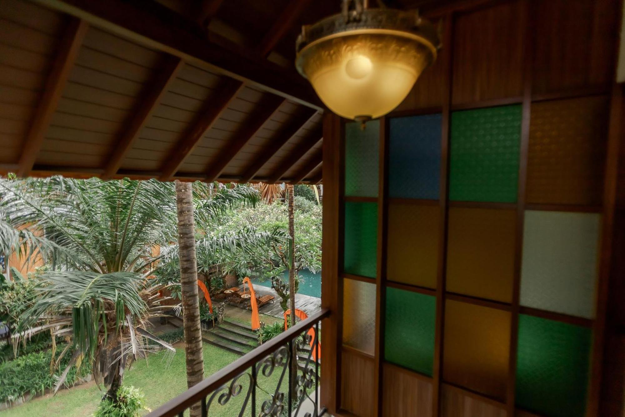 Fourteen Roses Boutique Hotel, Kuta Легиан Экстерьер фото