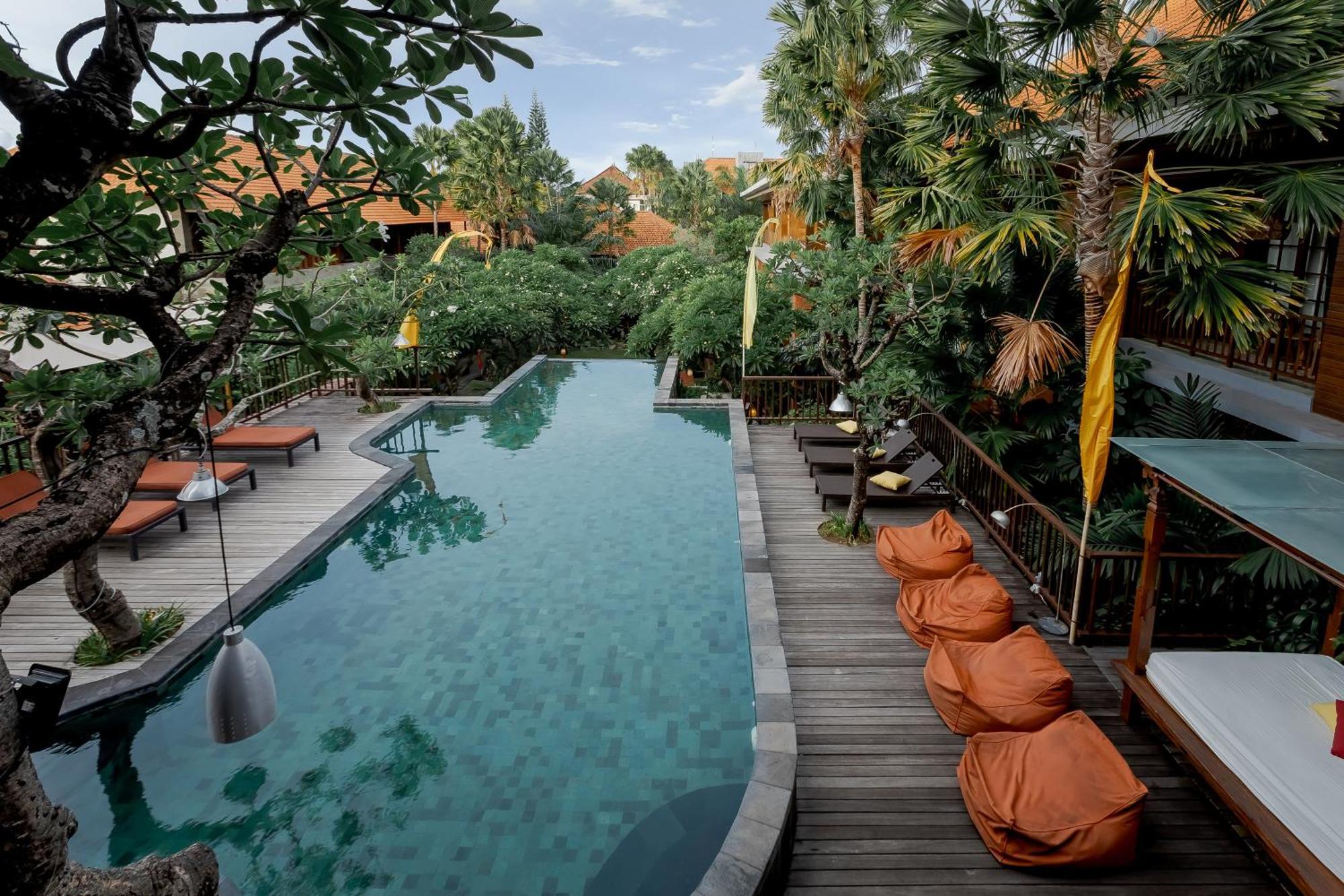 Fourteen Roses Boutique Hotel, Kuta Легиан Экстерьер фото
