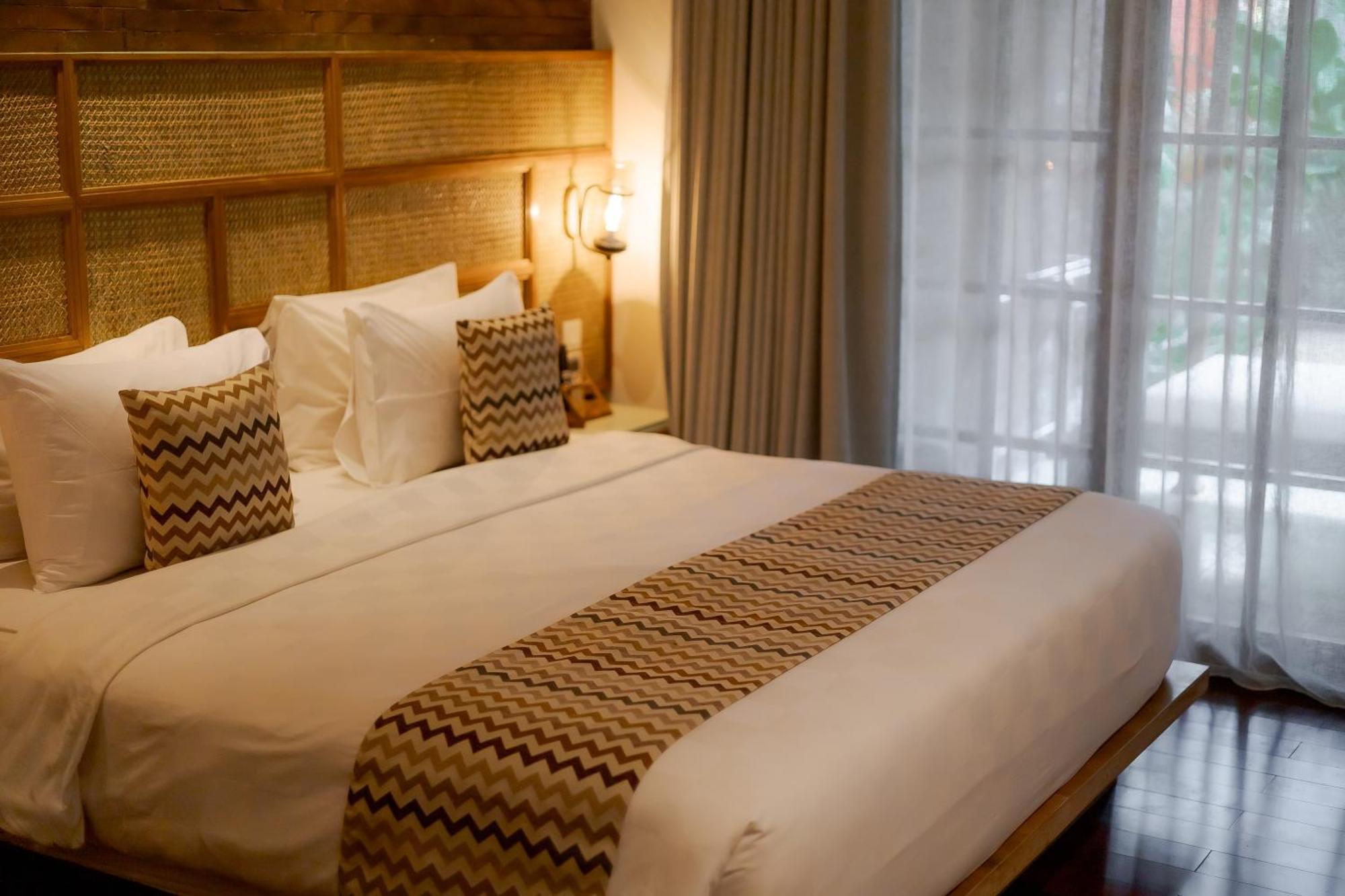 Fourteen Roses Boutique Hotel, Kuta Легиан Экстерьер фото