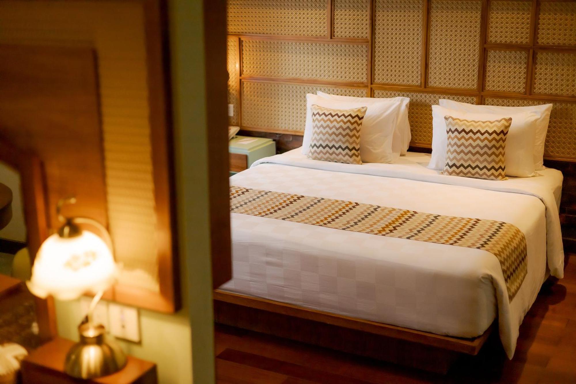 Fourteen Roses Boutique Hotel, Kuta Легиан Экстерьер фото
