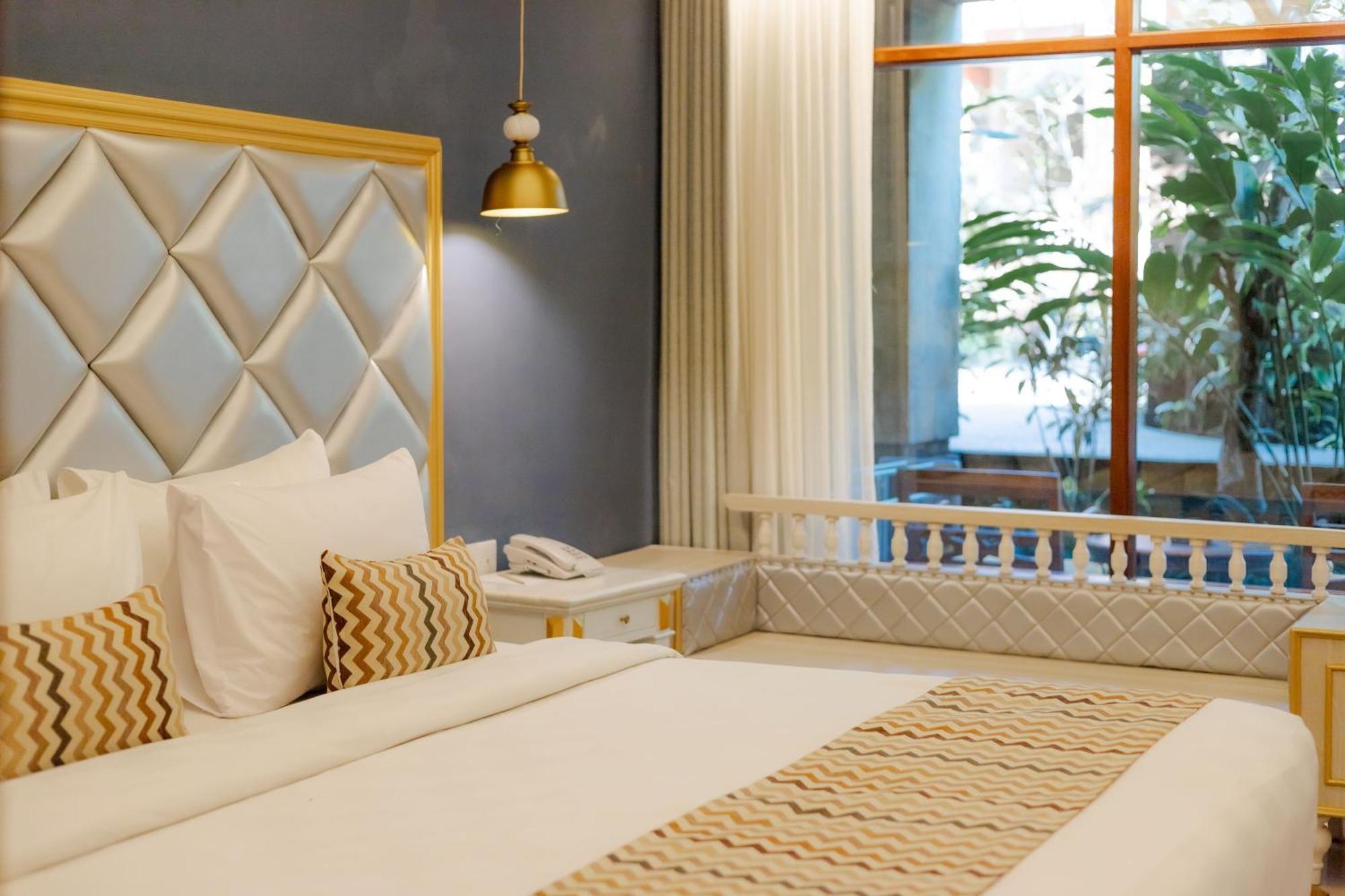 Fourteen Roses Boutique Hotel, Kuta Легиан Экстерьер фото